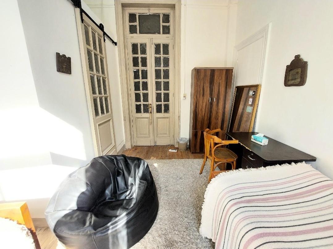 Arab Hostel, Welcoming All Solo And Groups Travellers But, Unmarried Couples Not Allowed 亚历山大港 外观 照片