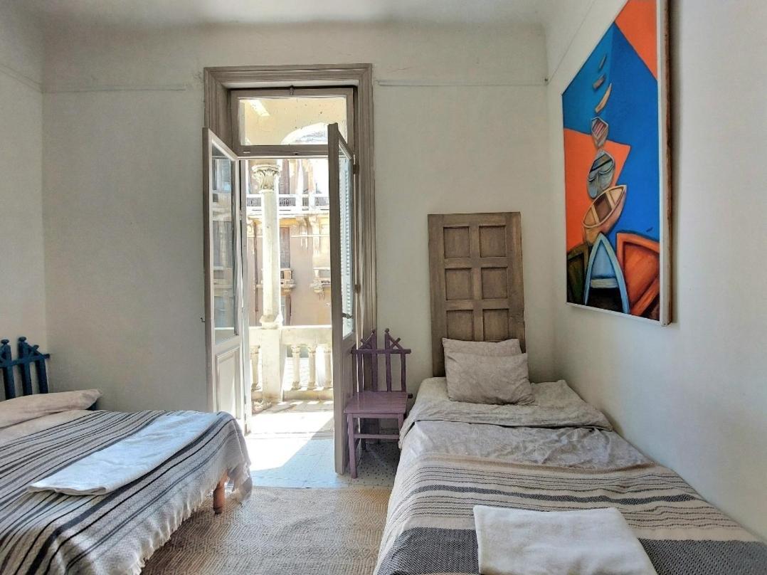 Arab Hostel, Welcoming All Solo And Groups Travellers But, Unmarried Couples Not Allowed 亚历山大港 外观 照片