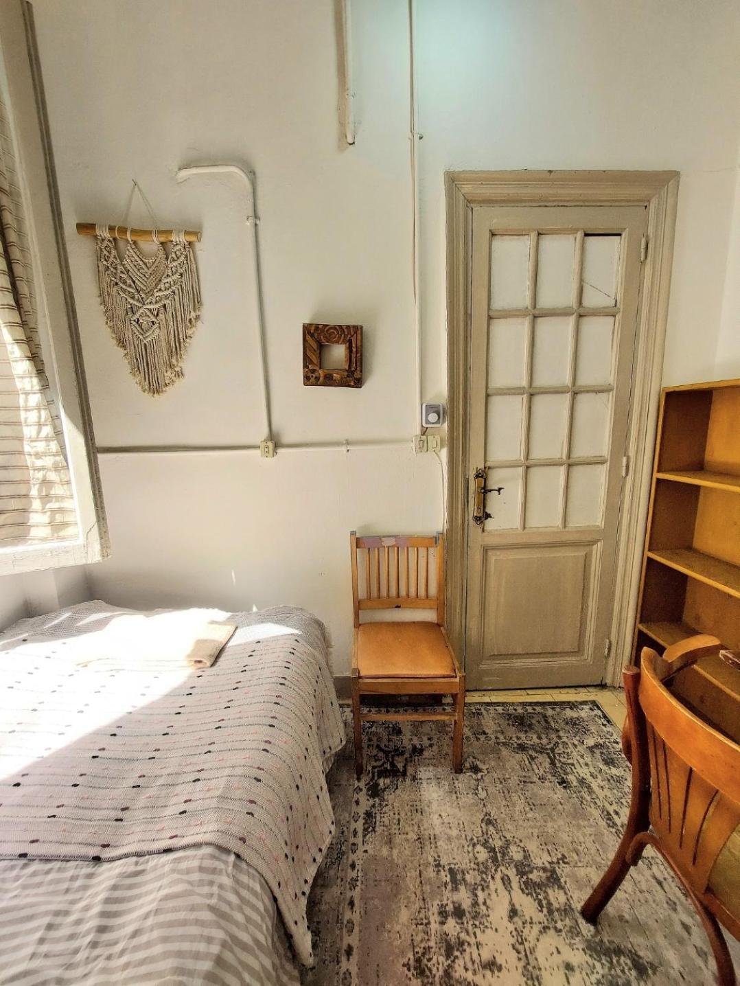Arab Hostel, Welcoming All Solo And Groups Travellers But, Unmarried Couples Not Allowed 亚历山大港 外观 照片