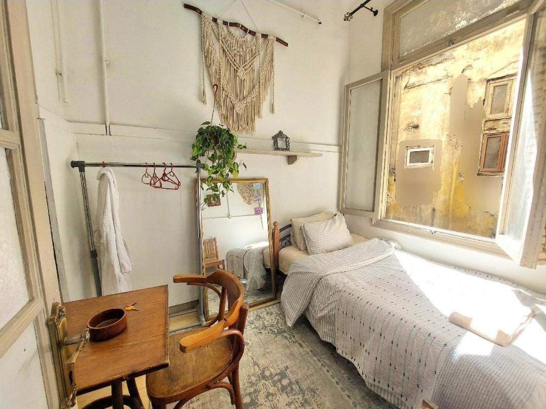 Arab Hostel, Welcoming All Solo And Groups Travellers But, Unmarried Couples Not Allowed 亚历山大港 外观 照片