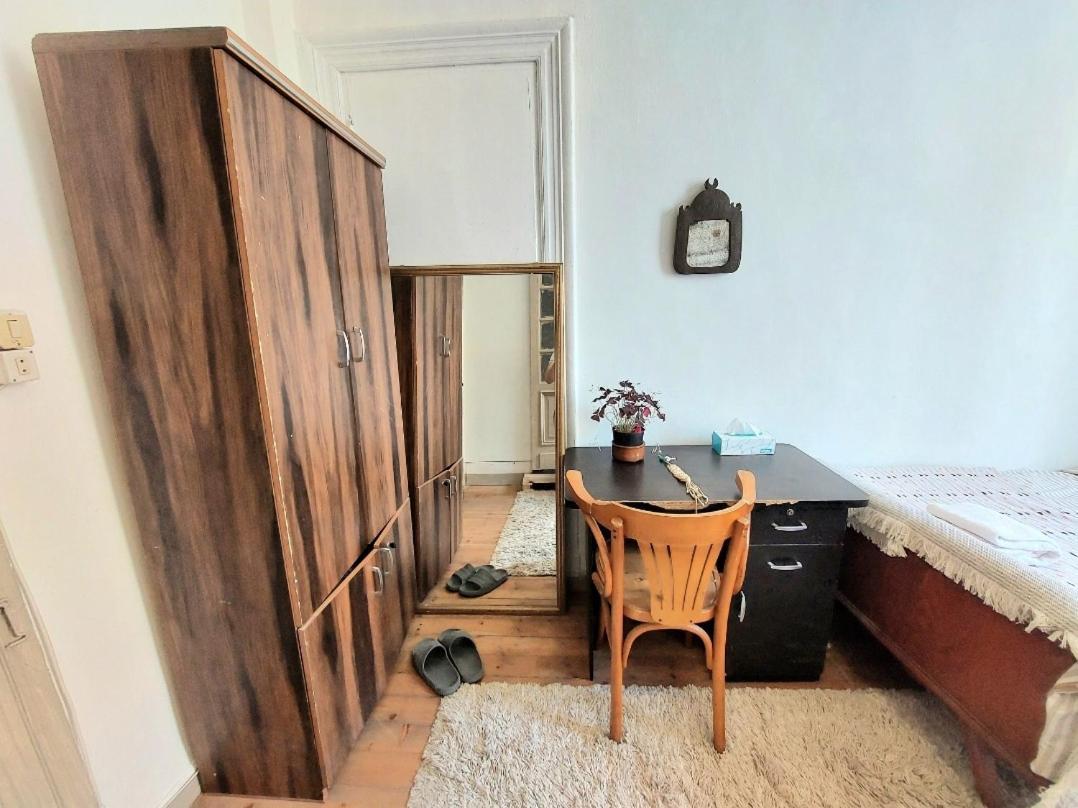 Arab Hostel, Welcoming All Solo And Groups Travellers But, Unmarried Couples Not Allowed 亚历山大港 外观 照片