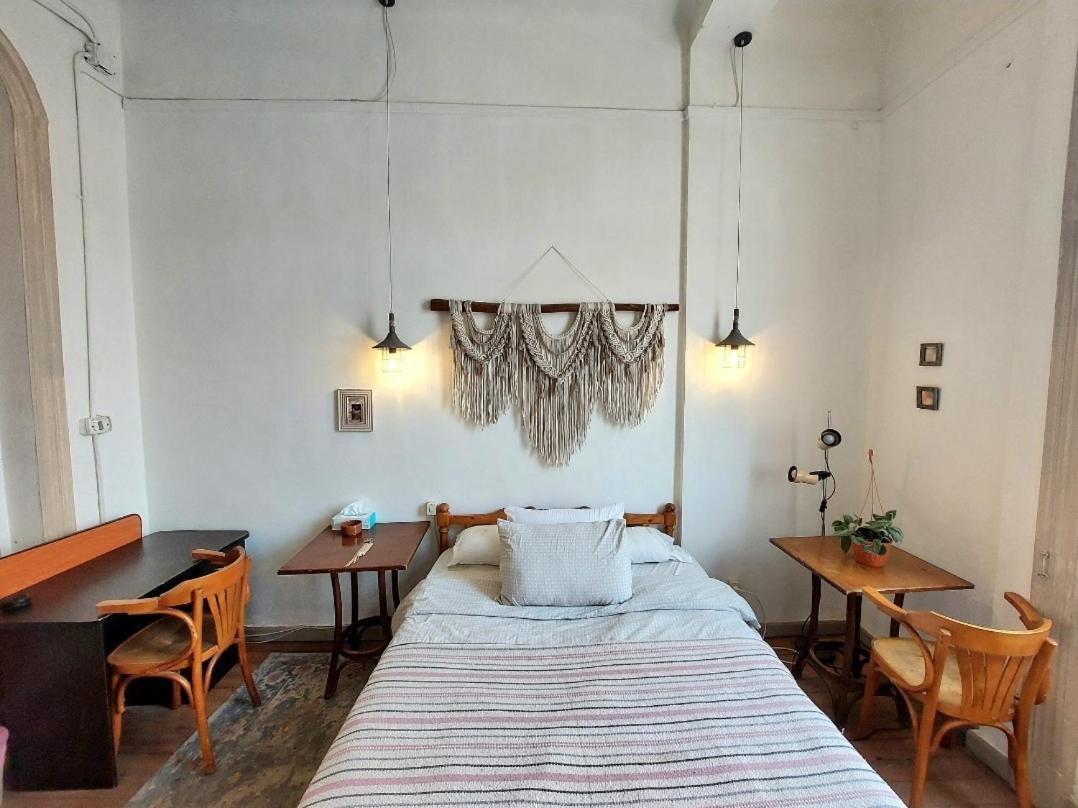 Arab Hostel, Welcoming All Solo And Groups Travellers But, Unmarried Couples Not Allowed 亚历山大港 外观 照片